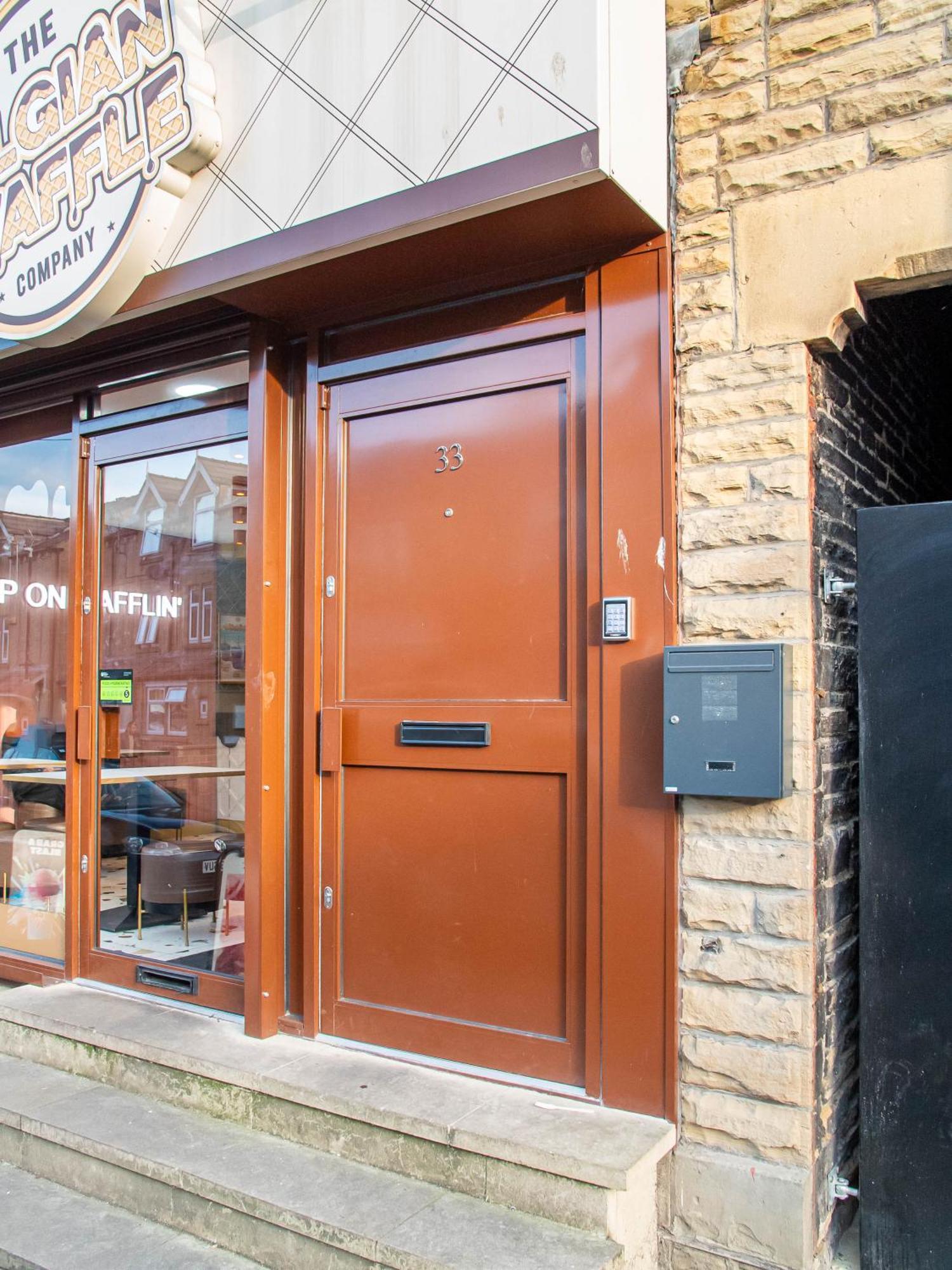 Belgian Studio Apt 2 Huddersfield Ngoại thất bức ảnh